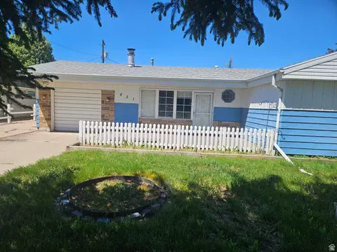 651 Sherwood Dr, Layton, UT 84041