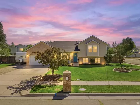 964 N 575 W, Clinton, UT 84015