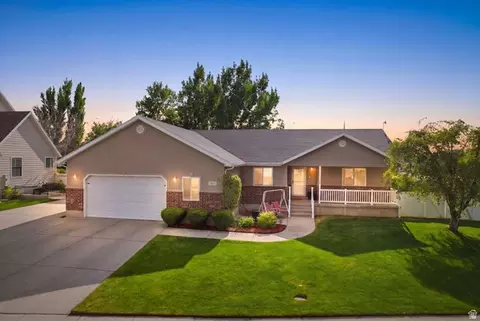 1816 River Bottom Rd, Springville, UT 84663