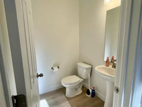 Bath - 164 E 1780 S #10, Orem, UT 84058 photo 1 of 4