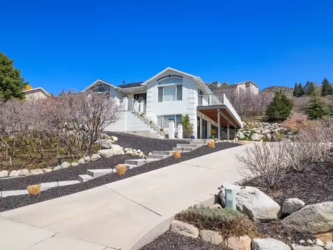 10193 S Majestic Canyon Rd, Sandy, UT 84092