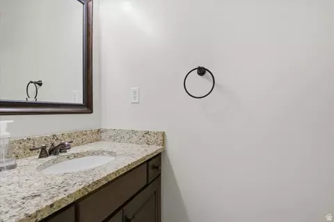 Bath - 8228 S Set Point Cir E, Sandy, UT 84093 photo 6 of 7