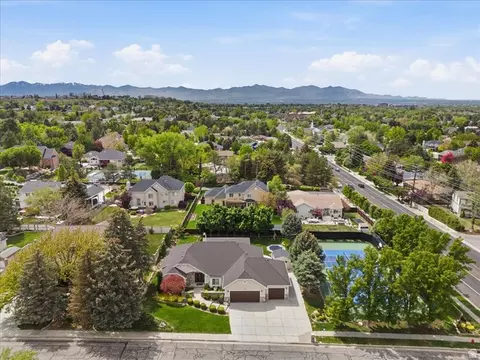View/Area - 8228 S Set Point Cir E, Sandy, UT 84093 photo 3 of 7