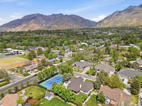 View/Area - 8228 S Set Point Cir E, Sandy, UT 84093 photo 5 of 7