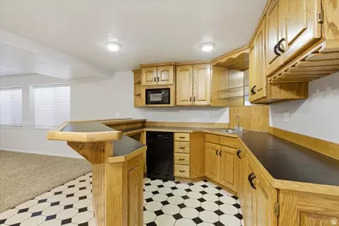 Kitchen - 8228 S Set Point Cir E, Sandy, UT 84093 photo 4 of 4