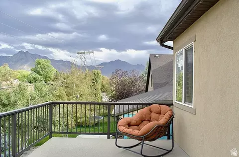 Exterior - 469 E Vine St S, Murray, UT 84107 photo 5 of 9