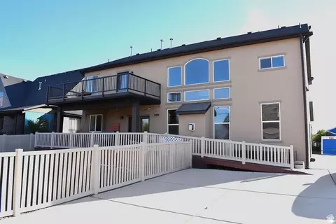 Exterior - 469 E Vine St S, Murray, UT 84107 photo 8 of 9