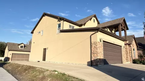 Exterior - 469 E Vine St S, Murray, UT 84107 photo 7 of 9