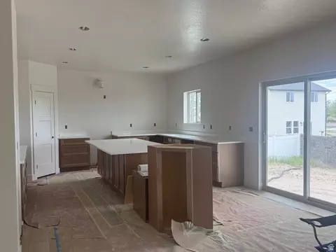 Kitchen - 3031 W Solace St, Syracuse, UT 84075 photo 2 of 4