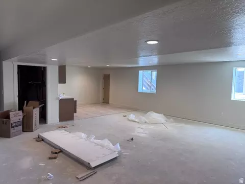 Living - 3031 W Solace St, Syracuse, UT 84075 photo 1 of 8
