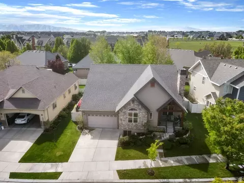 View/Area - 882 S Sego Lily Way, Mapleton, UT 84664 photo 2 of 7
