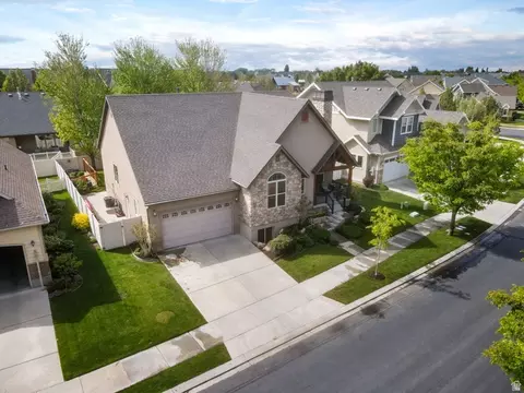 View/Area - 882 S Sego Lily Way, Mapleton, UT 84664 photo 1 of 7