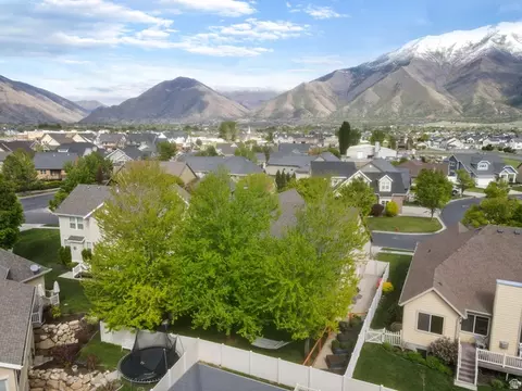 View/Area - 882 S Sego Lily Way, Mapleton, UT 84664 photo 6 of 7