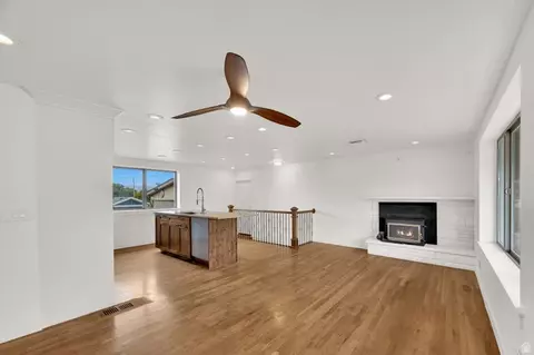 Living - 521 E 8045 S, Sandy, UT 84070 photo 2 of 5