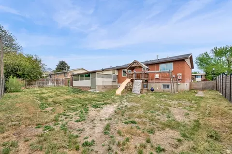 Exterior - 521 E 8045 S, Sandy, UT 84070 photo 5 of 6