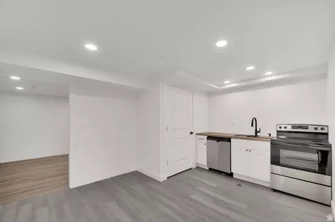 Kitchen - 521 E 8045 S, Sandy, UT 84070 photo 5 of 5