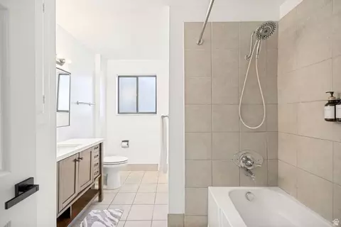 Bath - 1723 E Albury Rd, Sandy, UT 84092 photo 2 of 5