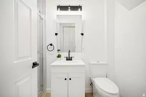 Bath - 1723 E Albury Rd, Sandy, UT 84092 photo 5 of 5