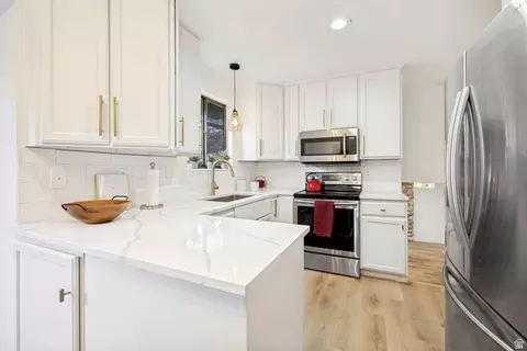 Kitchen - 1723 E Albury Rd, Sandy, UT 84092 photo 1 of 3
