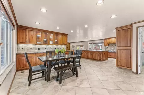 Dining - 2416 E 10305 S, Sandy, UT 84092 photo 2 of 5