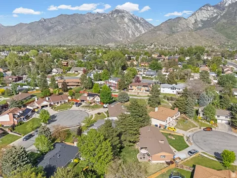 View/Area - 2416 E 10305 S, Sandy, UT 84092 photo 6 of 7