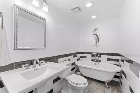 Bath - 2416 E 10305 S, Sandy, UT 84092 photo 2 of 3