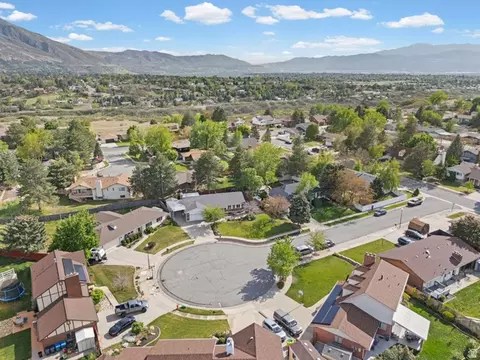 View/Area - 2416 E 10305 S, Sandy, UT 84092 photo 4 of 7