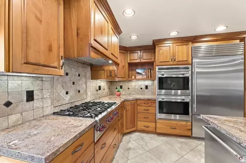 Kitchen - 2416 E 10305 S, Sandy, UT 84092 photo 5 of 6