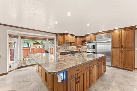 Kitchen - 2416 E 10305 S, Sandy, UT 84092 photo 2 of 6