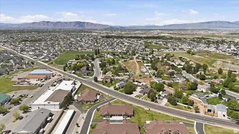 View/Area - 1838 W 300 S #B, Mapleton, UT 84664 photo 3 of 6