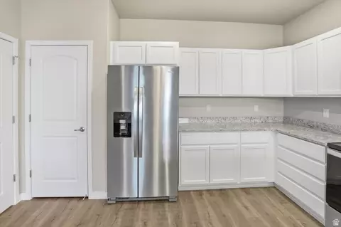 Kitchen - 1838 W 300 S #B, Mapleton, UT 84664 photo 3 of 7