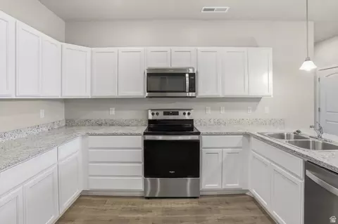 Kitchen - 1838 W 300 S #B, Mapleton, UT 84664 photo 2 of 7