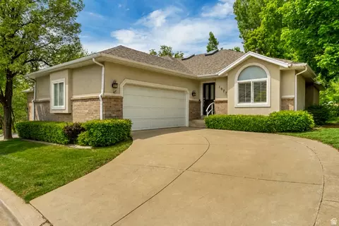 1077 E Brook Cir, Kaysville, UT 84037