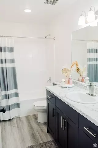 Bath - 582 S Lakeside Dr, Franklin, ID 83237 photo 10 of 11