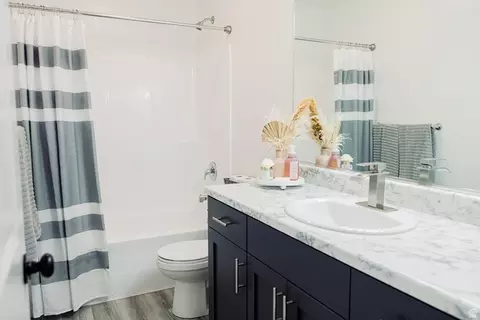 Bath - 582 S Lakeside Dr, Franklin, ID 83237 photo 11 of 11