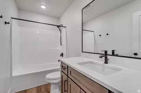 Bath - 621 E Ryegrass Dr #311, Eagle Mountain, UT 84005 photo 2 of 5