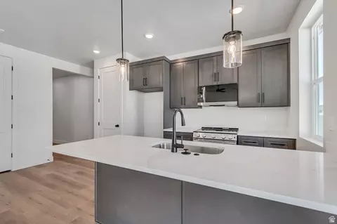 Kitchen - 621 E Ryegrass Dr #311, Eagle Mountain, UT 84005 photo 3 of 4