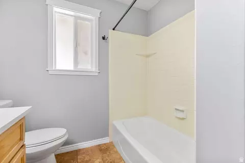 Bath - 415 E 1150 N, Logan, UT 84341 photo 3 of 5