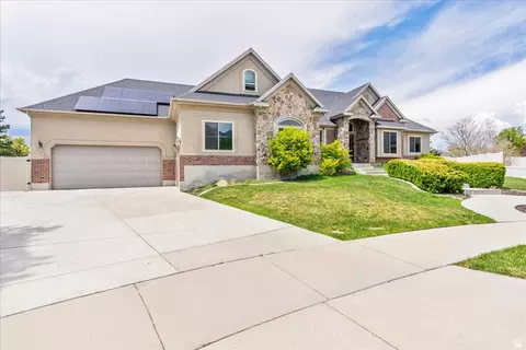 Exterior - 316 E Azure Cir S, Draper, UT 84020 photo 4 of 8