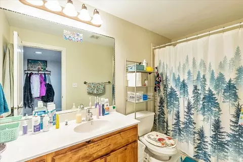 Bath - 316 E Azure Cir S, Draper, UT 84020 photo 5 of 5