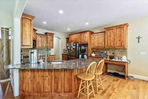 Kitchen - 316 E Azure Cir S, Draper, UT 84020 photo 1 of 5