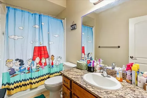 Bath - 316 E Azure Cir S, Draper, UT 84020 photo 3 of 5