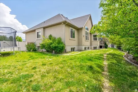 Exterior - 316 E Azure Cir S, Draper, UT 84020 photo 8 of 8