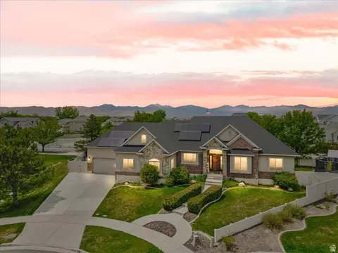 Exterior - 316 E Azure Cir S, Draper, UT 84020 photo 2 of 8