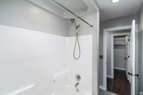 Bath - 182 E Daisyfield Dr, Draper, UT 84020 photo 3 of 4