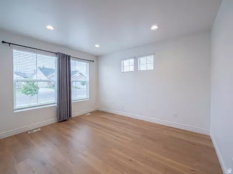 Living - 1251 N 2525 W, Clinton, UT 84015 photo 4 of 6