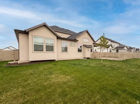 Exterior - 1251 N 2525 W, Clinton, UT 84015 photo 4 of 5