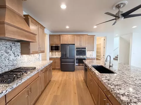 Kitchen - 1251 N 2525 W, Clinton, UT 84015 photo 2 of 2