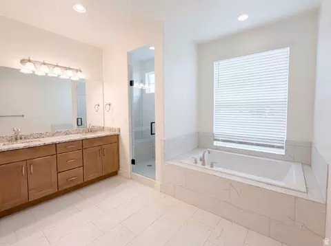 Bath - 1251 N 2525 W, Clinton, UT 84015 photo 1 of 8