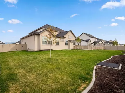 Exterior - 1251 N 2525 W, Clinton, UT 84015 photo 5 of 5